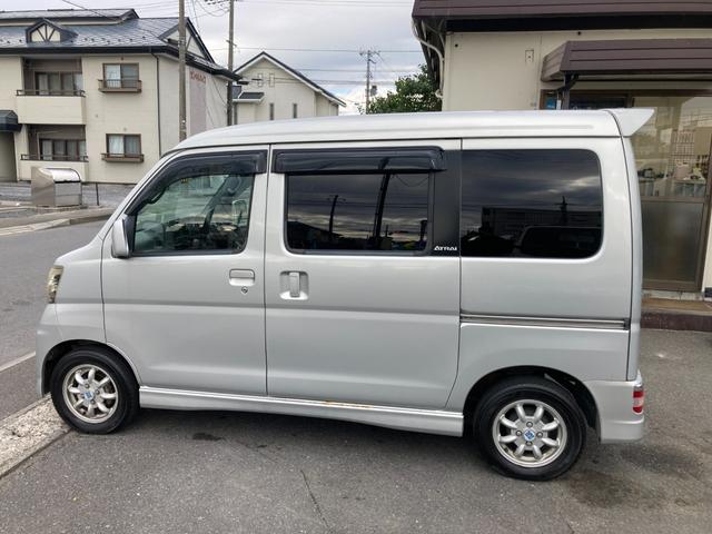 アトレーワゴン カスタムターボＲＳ　４ＷＤ　オートマチック　両側スライドドア　ターボ　ＨＩＤヘッドライト　ＬＥＤフォグ　キーレスエントリー　電動格納ミラー　パワーウィンドウ　社外１３インチアルミ　サイドシル穴有り　１２８８０１ｋｍ（17枚目）