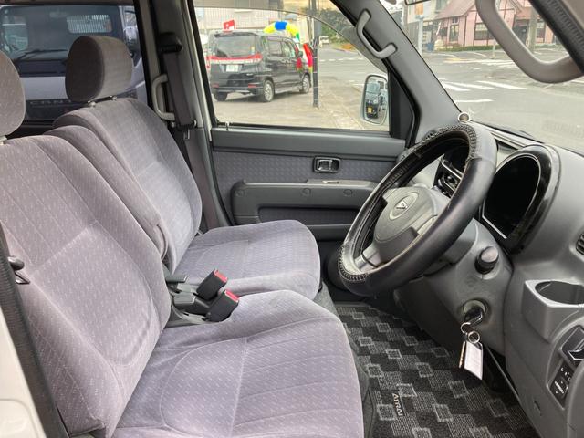 アトレーワゴン カスタムターボＲＳ　４ＷＤ　オートマチック　両側スライドドア　ターボ　ＨＩＤヘッドライト　ＬＥＤフォグ　キーレスエントリー　電動格納ミラー　パワーウィンドウ　社外１３インチアルミ　サイドシル穴有り　１２８８０１ｋｍ（22枚目）