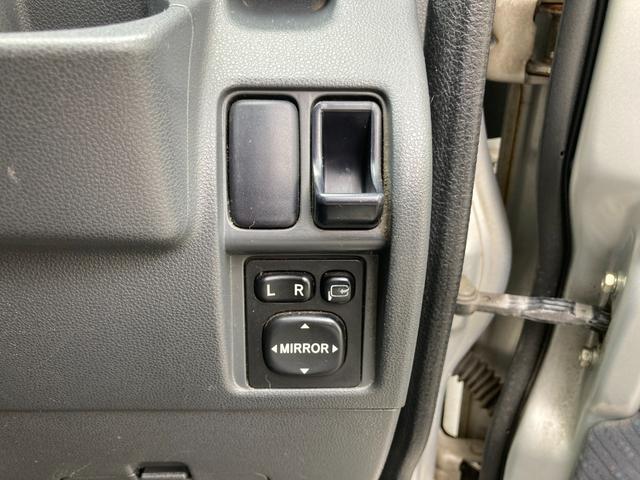 アトレーワゴン カスタムターボＲＳ　４ＷＤ　オートマチック　両側スライドドア　ターボ　ＨＩＤヘッドライト　ＬＥＤフォグ　キーレスエントリー　電動格納ミラー　パワーウィンドウ　社外１３インチアルミ　サイドシル穴有り　１２８８０１ｋｍ（32枚目）