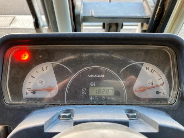 日産 1.5tフォークリフト NL01M15 ヒンジドフォーク 稼働時間1828アワー 新品オペレーターシート交換 2006年7月製造 車両重量2800kg マスト3M ナンバー取得可能 オートローン対応可(27枚目)