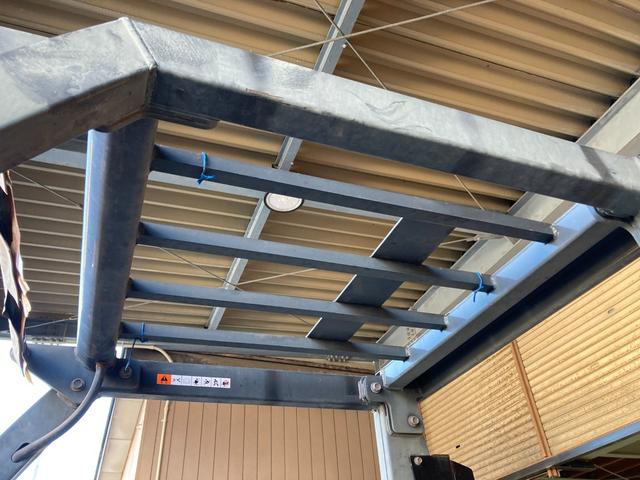 日産 1.5tフォークリフト NL01M15 ヒンジドフォーク 稼働時間1828アワー 新品オペレーターシート交換 2006年7月製造 車両重量2800kg マスト3M ナンバー取得可能 オートローン対応可(35枚目)