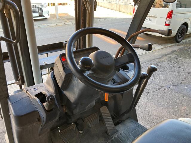 日産 1.5tフォークリフト NL01M15 ヒンジドフォーク 稼働時間1828アワー 新品オペレーターシート交換 2006年7月製造 車両重量2800kg マスト3M ナンバー取得可能 オートローン対応可(37枚目)