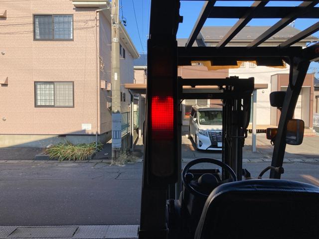 日産 1.5tフォークリフト NL01M15 ヒンジドフォーク 稼働時間1828アワー 新品オペレーターシート交換 2006年7月製造 車両重量2800kg マスト3M ナンバー取得可能 オートローン対応可(44枚目)