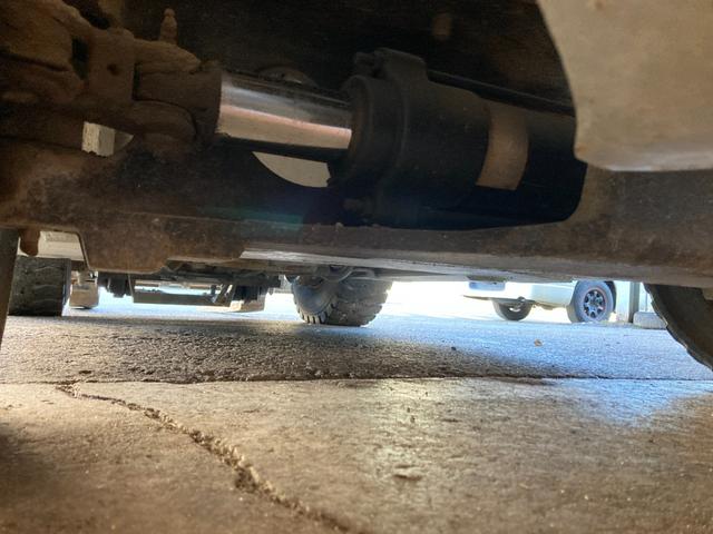 日産 1.5tフォークリフト NL01M15 ヒンジドフォーク 稼働時間1828アワー 新品オペレーターシート交換 2006年7月製造 車両重量2800kg マスト3M ナンバー取得可能 オートローン対応可(53枚目)