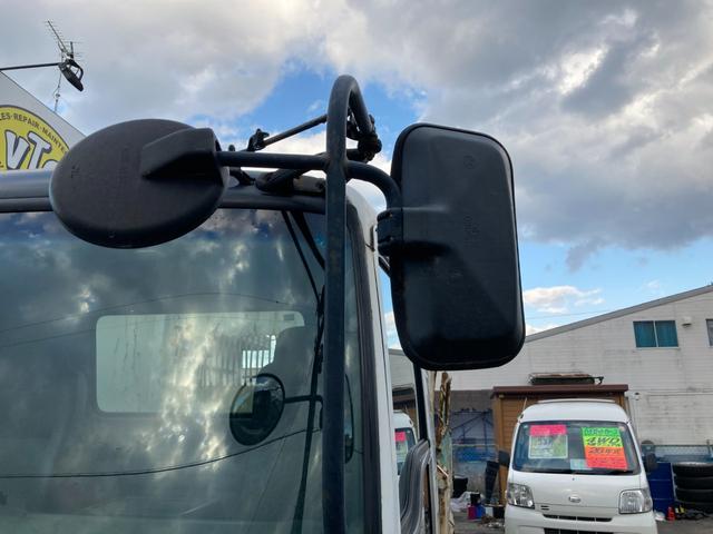 フォワード 強化ダンプ 6速マニュアル 2ペダル 5.2ディーゼル 新明和DRF4 電動コボレーン 3.7t積 FRR90C3S タイヤサイズ225/80R17.5 タイヤチェーン1ペア有り ラジオデッキ HSA 4tダンプ(13枚目)