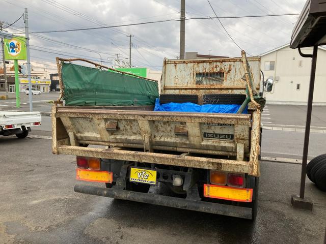 フォワード 強化ダンプ 6速マニュアル 2ペダル 5.2ディーゼル 新明和DRF4 電動コボレーン 3.7t積 FRR90C3S タイヤサイズ225/80R17.5 タイヤチェーン1ペア有り ラジオデッキ HSA 4tダンプ(15枚目)