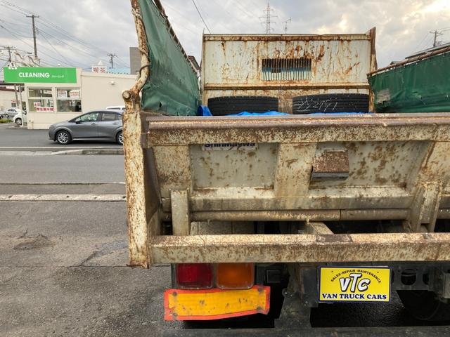 フォワード 強化ダンプ 6速マニュアル 2ペダル 5.2ディーゼル 新明和DRF4 電動コボレーン 3.7t積 FRR90C3S タイヤサイズ225/80R17.5 タイヤチェーン1ペア有り ラジオデッキ HSA 4tダンプ(19枚目)