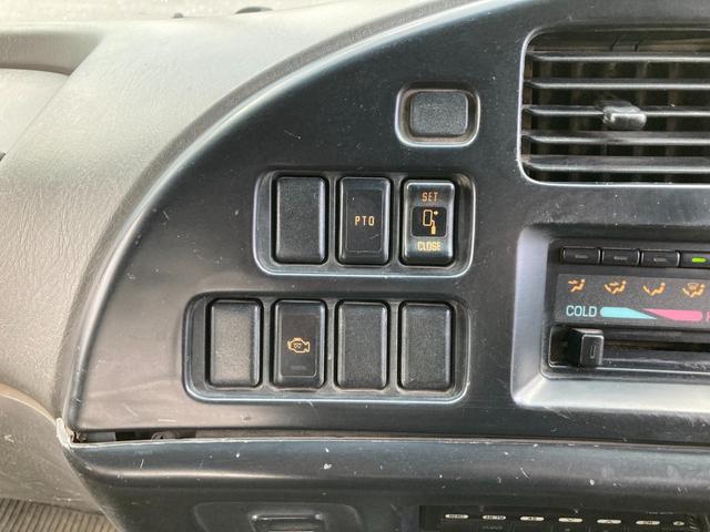 フォワード 強化ダンプ 6速マニュアル 2ペダル 5.2ディーゼル 新明和DRF4 電動コボレーン 3.7t積 FRR90C3S タイヤサイズ225/80R17.5 タイヤチェーン1ペア有り ラジオデッキ HSA 4tダンプ(28枚目)