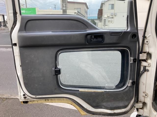 フォワード 強化ダンプ 6速マニュアル 2ペダル 5.2ディーゼル 新明和DRF4 電動コボレーン 3.7t積 FRR90C3S タイヤサイズ225/80R17.5 タイヤチェーン1ペア有り ラジオデッキ HSA 4tダンプ(46枚目)