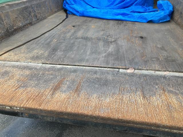 フォワード 強化ダンプ 6速マニュアル 2ペダル 5.2ディーゼル 新明和DRF4 電動コボレーン 3.7t積 FRR90C3S タイヤサイズ225/80R17.5 タイヤチェーン1ペア有り ラジオデッキ HSA 4tダンプ(64枚目)