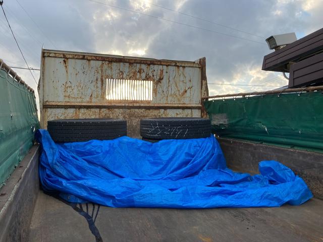 フォワード 強化ダンプ 6速マニュアル 2ペダル 5.2ディーゼル 新明和DRF4 電動コボレーン 3.7t積 FRR90C3S タイヤサイズ225/80R17.5 タイヤチェーン1ペア有り ラジオデッキ HSA 4tダンプ(65枚目)