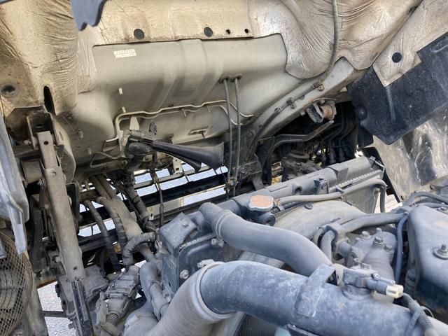 フォワード 強化ダンプ 6速マニュアル 2ペダル 5.2ディーゼル 新明和DRF4 電動コボレーン 3.7t積 FRR90C3S タイヤサイズ225/80R17.5 タイヤチェーン1ペア有り ラジオデッキ HSA 4tダンプ(70枚目)