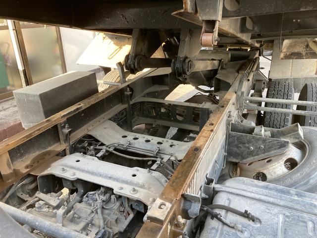 フォワード 強化ダンプ 6速マニュアル 2ペダル 5.2ディーゼル 新明和DRF4 電動コボレーン 3.7t積 FRR90C3S タイヤサイズ225/80R17.5 タイヤチェーン1ペア有り ラジオデッキ HSA 4tダンプ(75枚目)