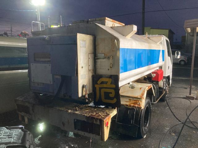 エルフトラック 　タンクローリー　５速マニュアル　２．８ｔ積　灯油　１６２７５８ｋｍ（2枚目）
