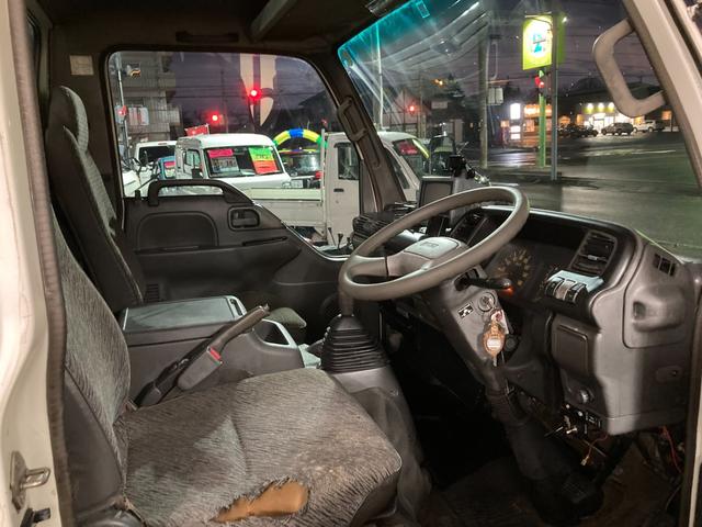 エルフトラック 　タンクローリー　５速マニュアル　２．８ｔ積　灯油　１６２７５８ｋｍ（6枚目）