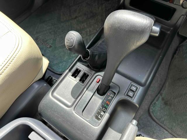 ランドクルーザープラド ＴＸリミテッド　４ＷＤ　ディーゼルターボ　丸目ナロー仕様　アルルブルー　ＤＥＡＮ１６ＡＷ　サンルーフ　社外ナビＴＶ　クラシックコンプリート（19枚目）