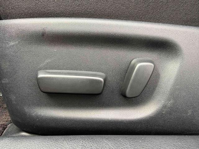 クラウンハイブリッド アスリートＳ　純正ナビＴＶ　バックカメラ　ビルトインＥＴＣ　ドラレコ前後　スマートキー　前車追従クルーズコントロール　パワーシート　シートヒーター　純正１７ＡＷ（28枚目）