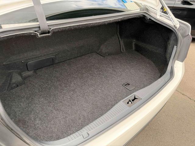 クラウンハイブリッド アスリートＳ　純正ナビＴＶ　バックカメラ　ビルトインＥＴＣ　ドラレコ前後　スマートキー　前車追従クルーズコントロール　パワーシート　シートヒーター　純正１７ＡＷ（30枚目）
