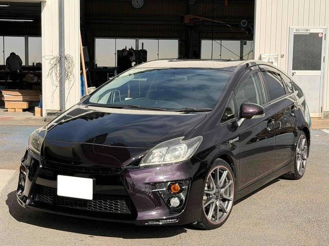 プリウス Ｓツーリングセレクション・Ｇ’ｓ　専用シート　エアロパーツ　１７ＡＷ　純正フルセグナビＴＶ　Ｂｌｕｅｔｏｏｔｈ対応　バックカメラ　ＥＴＣ　ＨＩＤヘッドライト　プッシュスタート（2枚目）