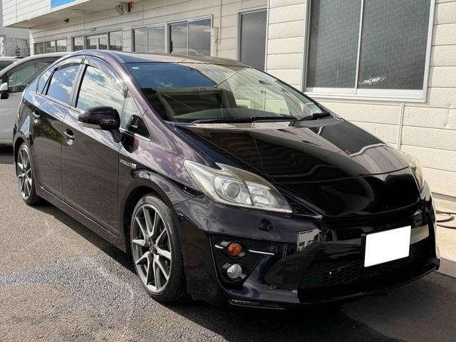 プリウス Ｓツーリングセレクション・Ｇ’ｓ　専用シート　エアロパーツ　１７ＡＷ　純正フルセグナビＴＶ　Ｂｌｕｅｔｏｏｔｈ対応　バックカメラ　ＥＴＣ　ＨＩＤヘッドライト　プッシュスタート（4枚目）