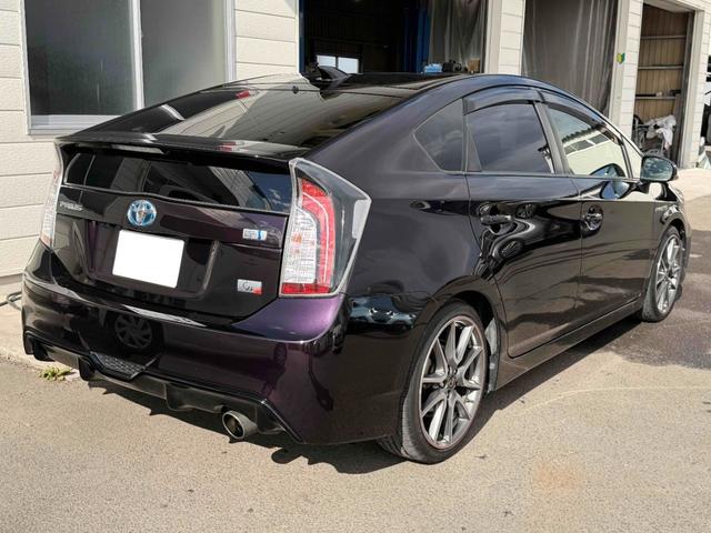 プリウス Ｓツーリングセレクション・Ｇ’ｓ　専用シート　エアロパーツ　１７ＡＷ　純正フルセグナビＴＶ　Ｂｌｕｅｔｏｏｔｈ対応　バックカメラ　ＥＴＣ　ＨＩＤヘッドライト　プッシュスタート（6枚目）