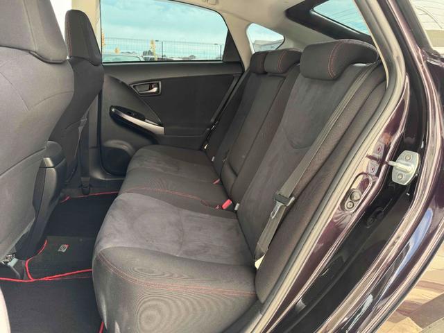 プリウス Ｓツーリングセレクション・Ｇ’ｓ　専用シート　エアロパーツ　１７ＡＷ　純正フルセグナビＴＶ　Ｂｌｕｅｔｏｏｔｈ対応　バックカメラ　ＥＴＣ　ＨＩＤヘッドライト　プッシュスタート（14枚目）