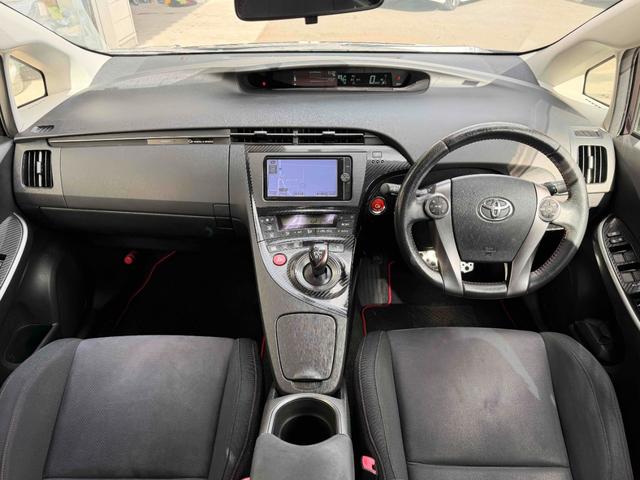 プリウス Ｓツーリングセレクション・Ｇ’ｓ　専用シート　エアロパーツ　１７ＡＷ　純正フルセグナビＴＶ　Ｂｌｕｅｔｏｏｔｈ対応　バックカメラ　ＥＴＣ　ＨＩＤヘッドライト　プッシュスタート（16枚目）