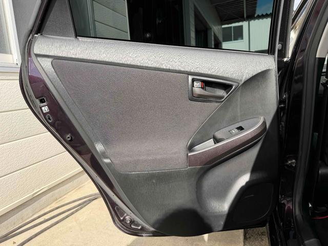 プリウス Ｓツーリングセレクション・Ｇ’ｓ　専用シート　エアロパーツ　１７ＡＷ　純正フルセグナビＴＶ　Ｂｌｕｅｔｏｏｔｈ対応　バックカメラ　ＥＴＣ　ＨＩＤヘッドライト　プッシュスタート（28枚目）