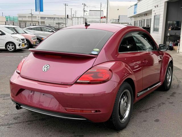 ザ・ビートル ハッシュタグピンクビートル　３００台限定車　スマートキー　専用カラー　専用タータンチェック柄シート　純正ナビＴＶ　ＥＴＣ（6枚目）