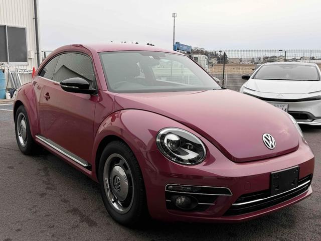 ザ・ビートル ハッシュタグピンクビートル　３００台限定車　スマートキー　専用カラー　専用タータンチェック柄シート　純正ナビＴＶ　ＥＴＣ（8枚目）