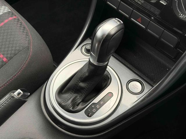 ザ・ビートル ハッシュタグピンクビートル　３００台限定車　スマートキー　専用カラー　専用タータンチェック柄シート　純正ナビＴＶ　ＥＴＣ（25枚目）