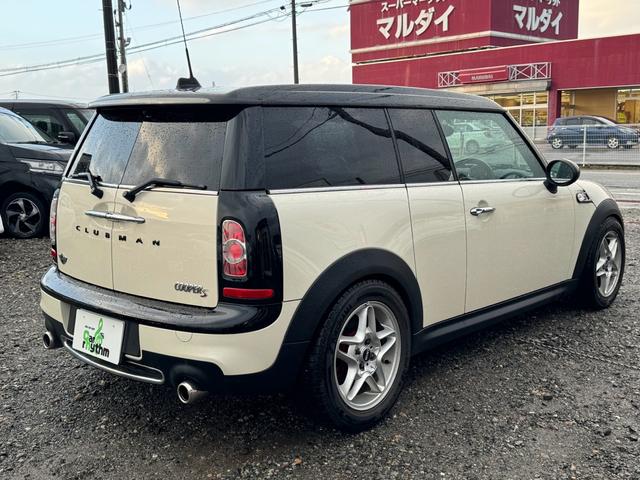 ＭＩＮＩ クーパーＳ　クラブマン　２ＷＤ　夏タイヤアルミセット付　サンルーフ　スマートキー　プッシュスタートエンジン　フルセグナビ　バックカメラ　Ｂｌｕｅｔｏｏｔｈ　ＥＴＣ（9枚目）