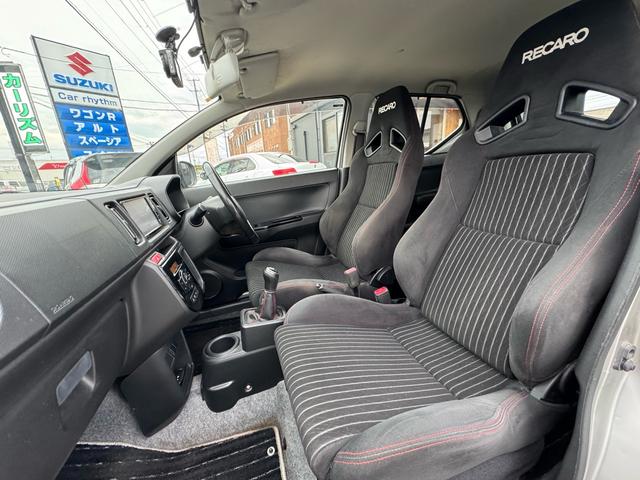 アルトワークス ベースグレード　４ＷＤ　マニュアル車　５ＭＴ　ドライブレコーダー　スマートキー　プッシュスタートエンジン　フルセグナビ　ＥＴＣ　ステアリングリモコン（21枚目）