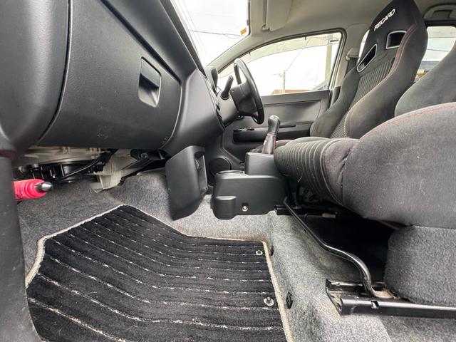 アルトワークス ベースグレード　４ＷＤ　マニュアル車　５ＭＴ　ドライブレコーダー　スマートキー　プッシュスタートエンジン　フルセグナビ　ＥＴＣ　ステアリングリモコン（22枚目）