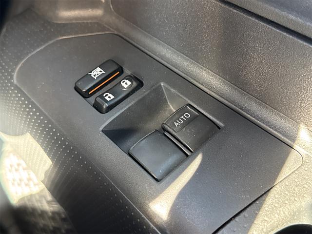 ＦＪクルーザー ベースグレード　４ＷＤ　ＥＴＣ　バックカメラ　クリアランスソナー　ナビ　ＴＶ　アルミホイール　キーレスエントリー　ＡＴ　盗難防止システム　衝突安全ボディ　ＣＤ　ＤＶＤ再生　ミュージックプレイヤー接続可　ＡＢＳ　ＥＳＣ（15枚目）