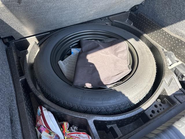 ティグアン スポーツ＆スタイル　４ＷＤ　ＥＴＣ　バックカメラ　オートクルーズコントロール　ナビ　ＴＶ　オートライト　ＨＩＤ　アルミホイール　キーレスエントリー　電動格納ミラー　シートヒーター　ＡＴ　盗難防止システム　ＣＤ　ＤＶＤ再生（31枚目）