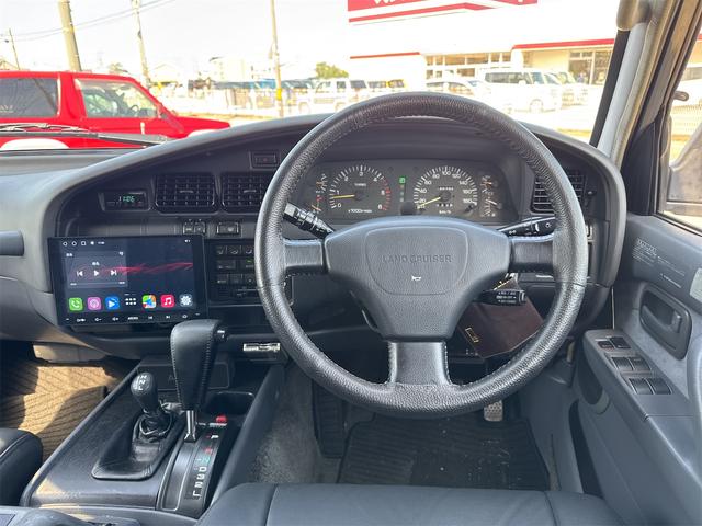 ランドクルーザー８０ ＶＸリミテッド　４ＷＤ　ドライブレコーダー　ＥＴＣ　バックカメラ　ディーゼルターボ　ナビ　ヘッドライトウォッシャー　電動サンルーフ　シートヒーター　ＡＴ　ミュージックプレイヤー接続可　ＢＴオーディオ　Ｄターボ（9枚目）