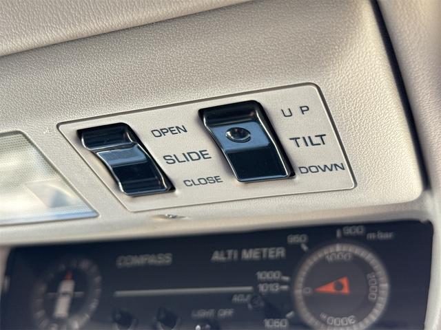 ランドクルーザー８０ ＶＸリミテッド　４ＷＤ　ドライブレコーダー　ＥＴＣ　バックカメラ　ディーゼルターボ　ナビ　ヘッドライトウォッシャー　電動サンルーフ　シートヒーター　ＡＴ　ミュージックプレイヤー接続可　ＢＴオーディオ　Ｄターボ（63枚目）