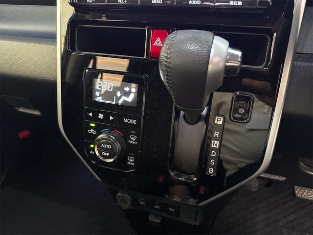 タンク カスタムＧ　Ｓ　４ＷＤ　バックカメラ　ナビ　フルセグＴＶ　両側電動スライドドア　オートクルーズコントロール　衝突被害軽減システム　アルミホイール　オートライト　ＬＥＤヘッドランプ　スマートキー　アイドリングストップ（11枚目）