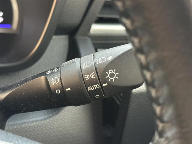 タンク カスタムＧ　Ｓ　４ＷＤ　バックカメラ　ナビ　フルセグＴＶ　両側電動スライドドア　オートクルーズコントロール　衝突被害軽減システム　アルミホイール　オートライト　ＬＥＤヘッドランプ　スマートキー　アイドリングストップ（13枚目）