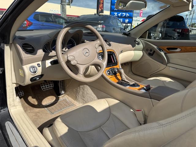 ＳＬ ＳＬ３５０　オープンカー　左ハンドル　ナビ　クリアランスソナー　オートクルーズコントロール　オートライト　ＨＩＤ　ヘッドライトウォッシャー　ＡＴ　キーレスエントリー　電動格納ミラー　シートヒーター　アルミホイール（7枚目）