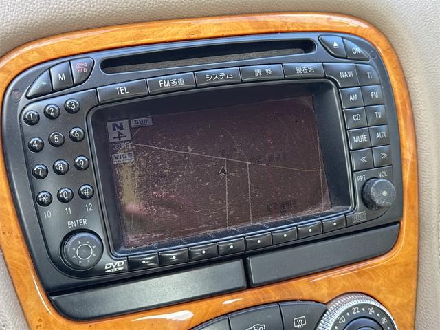 ＳＬ ＳＬ３５０　オープンカー　左ハンドル　ナビ　クリアランスソナー　オートクルーズコントロール　オートライト　ＨＩＤ　ヘッドライトウォッシャー　ＡＴ　キーレスエントリー　電動格納ミラー　シートヒーター　アルミホイール（9枚目）