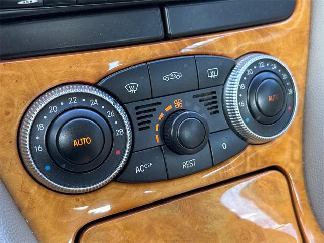 ＳＬ ＳＬ３５０　オープンカー　左ハンドル　ナビ　クリアランスソナー　オートクルーズコントロール　オートライト　ＨＩＤ　ヘッドライトウォッシャー　ＡＴ　キーレスエントリー　電動格納ミラー　シートヒーター　アルミホイール（13枚目）