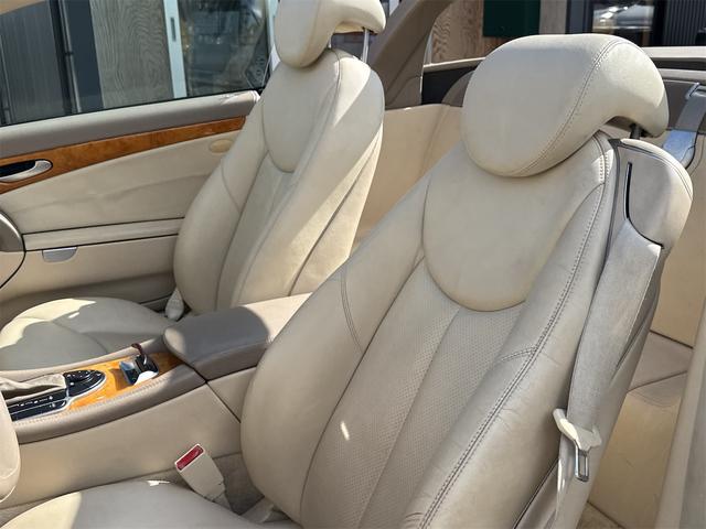 ＳＬ ＳＬ３５０　オープンカー　左ハンドル　ナビ　クリアランスソナー　オートクルーズコントロール　オートライト　ＨＩＤ　ヘッドライトウォッシャー　ＡＴ　キーレスエントリー　電動格納ミラー　シートヒーター　アルミホイール（15枚目）
