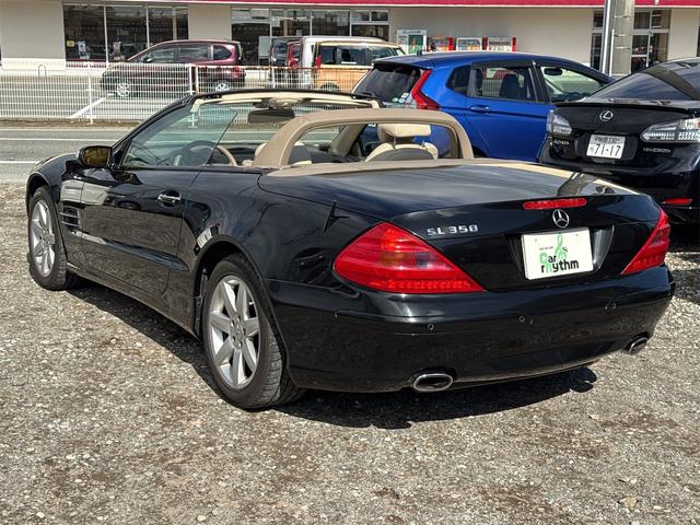 ＳＬ ＳＬ３５０　オープンカー　左ハンドル　ナビ　クリアランスソナー　オートクルーズコントロール　オートライト　ＨＩＤ　ヘッドライトウォッシャー　ＡＴ　キーレスエントリー　電動格納ミラー　シートヒーター　アルミホイール（22枚目）