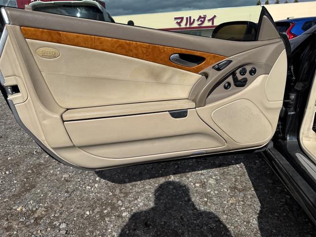 ＳＬ ＳＬ３５０　オープンカー　左ハンドル　ナビ　クリアランスソナー　オートクルーズコントロール　オートライト　ＨＩＤ　ヘッドライトウォッシャー　ＡＴ　キーレスエントリー　電動格納ミラー　シートヒーター　アルミホイール（29枚目）