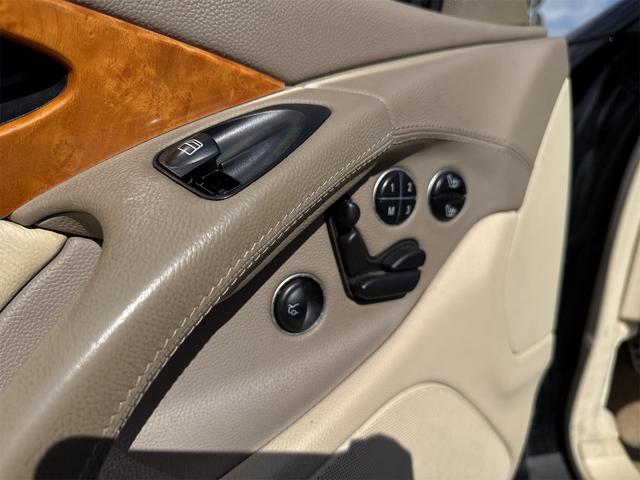 ＳＬ ＳＬ３５０　オープンカー　左ハンドル　ナビ　クリアランスソナー　オートクルーズコントロール　オートライト　ＨＩＤ　ヘッドライトウォッシャー　ＡＴ　キーレスエントリー　電動格納ミラー　シートヒーター　アルミホイール（30枚目）
