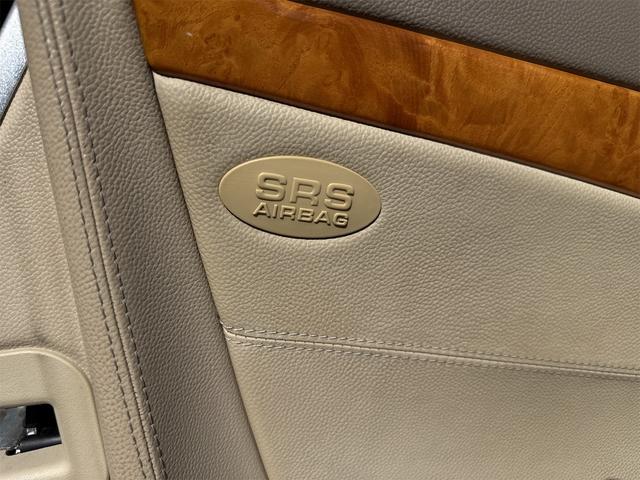 ＳＬ ＳＬ３５０　オープンカー　左ハンドル　ナビ　クリアランスソナー　オートクルーズコントロール　オートライト　ＨＩＤ　ヘッドライトウォッシャー　ＡＴ　キーレスエントリー　電動格納ミラー　シートヒーター　アルミホイール（31枚目）