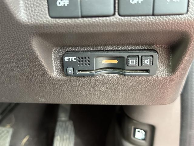 フリードハイブリッド ハイブリッド・Gホンダセンシング 4WD ドライブレコーダー ETC バックカメラ ナビ TV オートクルーズコントロール レーンアシスト 衝突被害軽減システム 両側電動スライドドア オートライト LEDヘッドランプ スマートキー(15枚目)