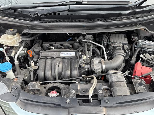 フリードハイブリッド ハイブリッド・Gホンダセンシング 4WD ドライブレコーダー ETC バックカメラ ナビ TV オートクルーズコントロール レーンアシスト 衝突被害軽減システム 両側電動スライドドア オートライト LEDヘッドランプ スマートキー(24枚目)